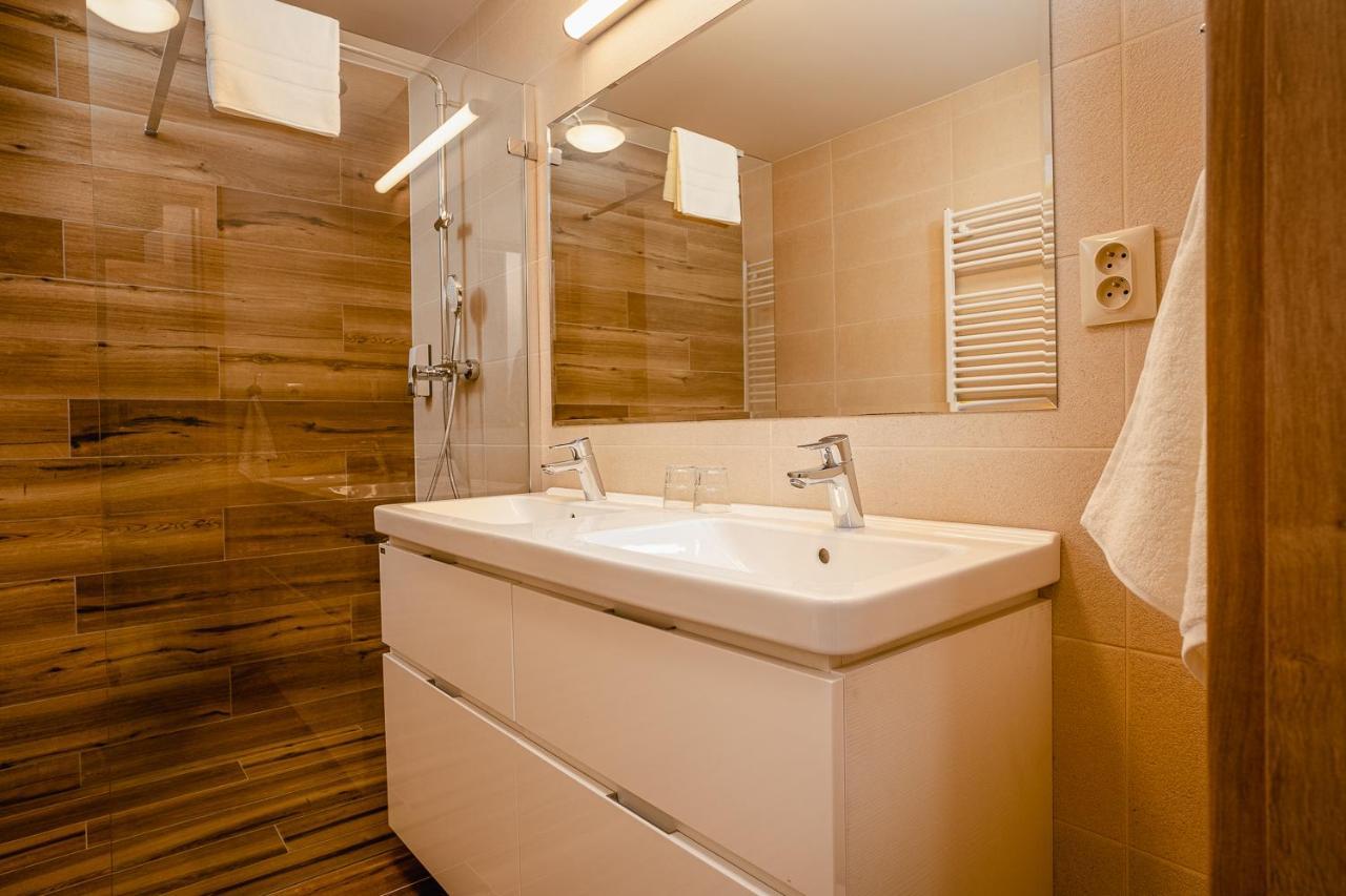 Garni Hotel Dock Bratislava Exterior foto